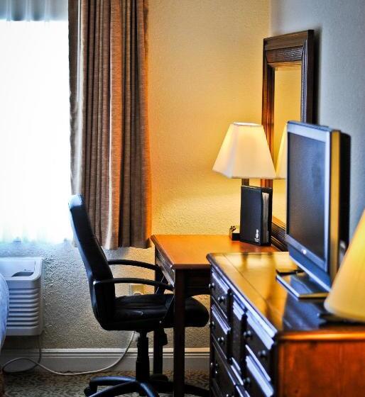 غرفة ديلوكس مطلّة علي البحر, Amelia Hotel At The Beach