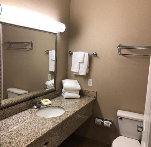 Номер Стандарт Адаптированный для Инвалидов, Americas Best Value Inn   Gun Barrel City