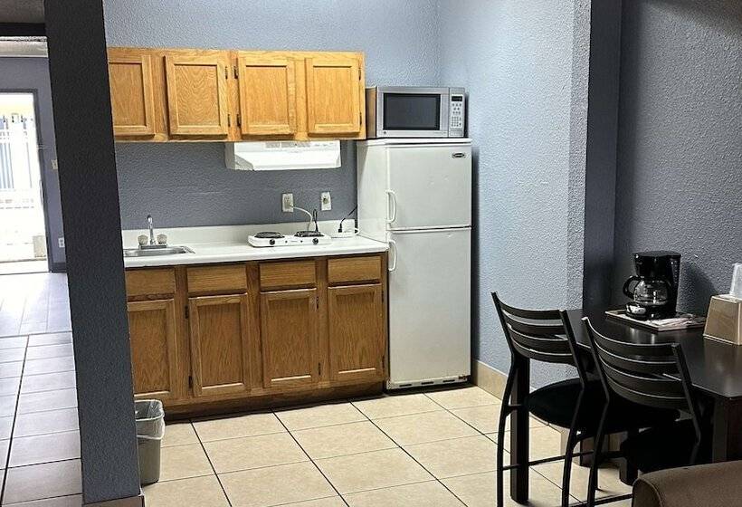 ２ダブルベッドのスタンダードルーム, Americas Best Value Inn And Suites Groves