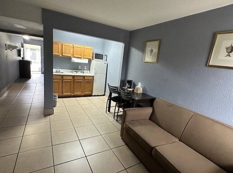 带2个双人床的标准工作室, Americas Best Value Inn And Suites Groves