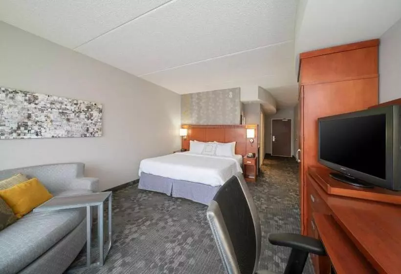 キングサイズベッドのスタンダードルーム, Courtyard By Marriott Salisbury