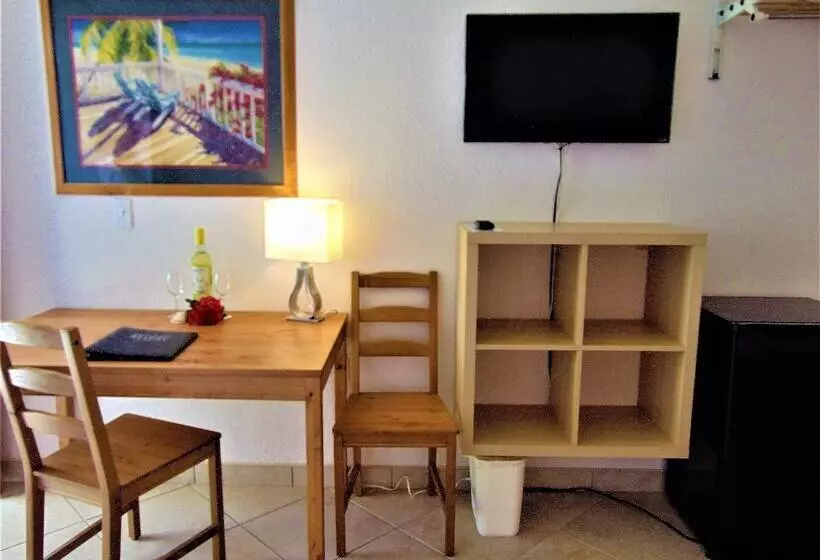 ２ダブルベッドのスタンダードルーム, Dolphin Key Resort  Cape Coral