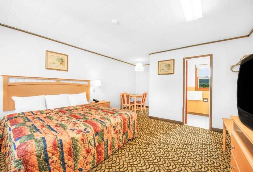 스탠다드 룸 킹사이즈 침대, Knights Inn Pine Grove