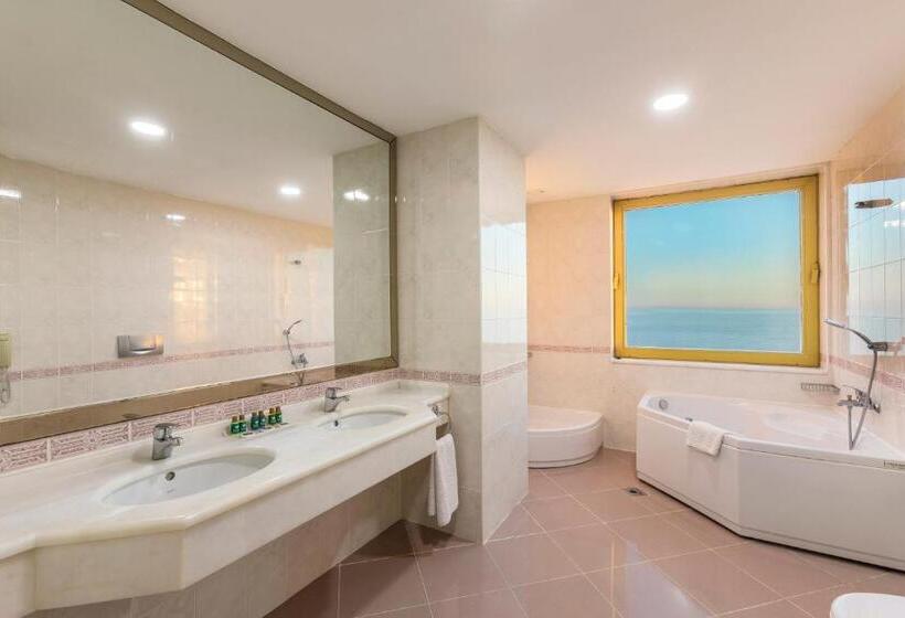 جناح جونيور, Kumburgaz Marin Princess