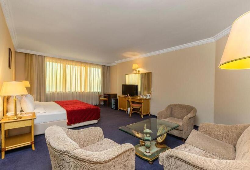 جناح جونيور, Kumburgaz Marin Princess