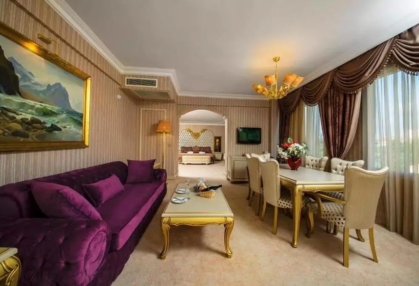 سوئیت با تخت بزرگ, Kumburgaz Marin Princess