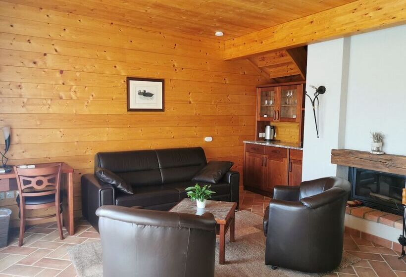 اتاق دوبلکس, Pule Estate