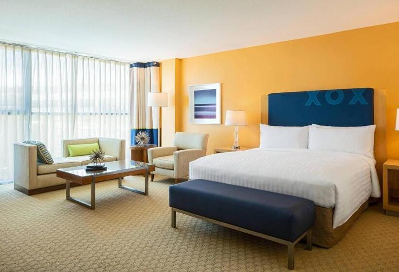 جناح جونيور سرير كينج, Renaissance Clubsport Aliso Viejo Laguna Beach