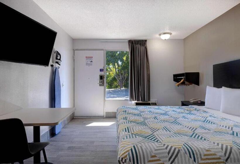 חדר סטנדרט, מיטת קינג, מותאם לאדם עם מוגבלויות, Crestview Inn