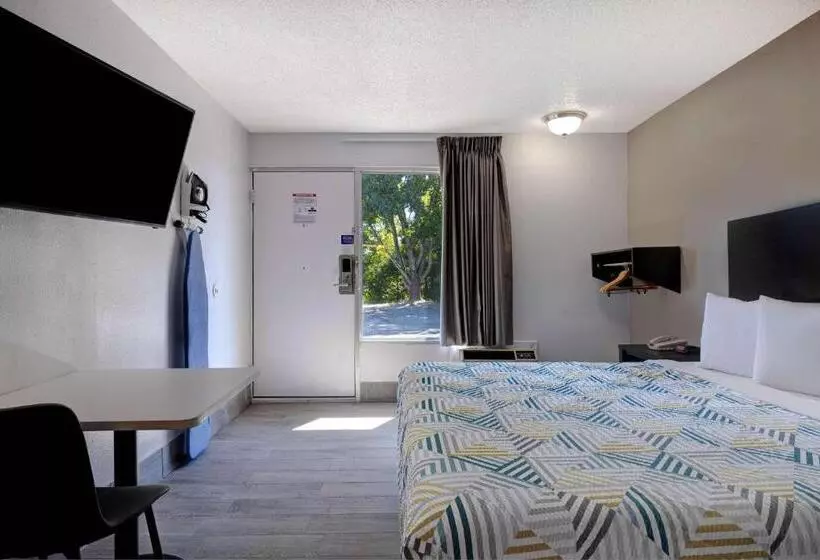 身障者適用キングサイズベッドルーム, Crestview Inn