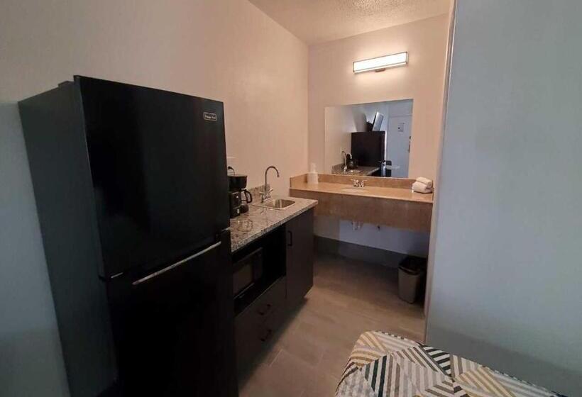 חדר סטנדרט עם מיטת קינג, Crestview Inn