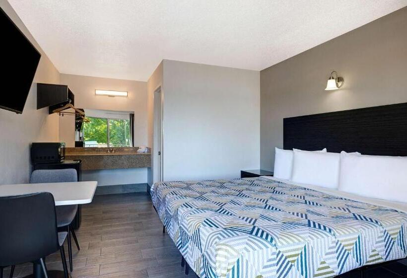 חדר סטנדרט עם מיטת קינג, Crestview Inn