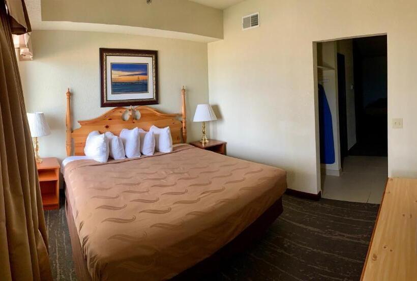 패밀리 룸, Mackinaw Beach And Bay Inn & Suites