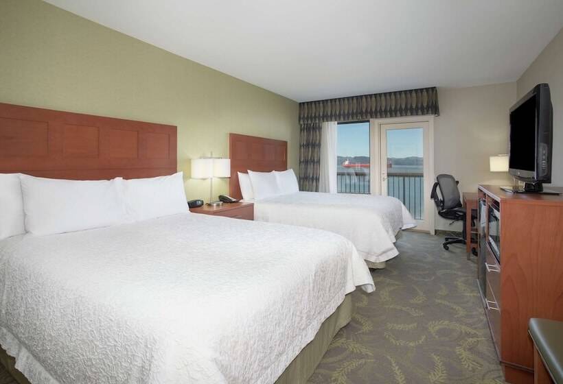 Номер Стандарт 2 Двуспальные Кровати, Hampton Inn And Suites Astoria