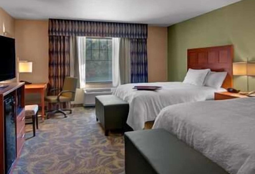 غرفه قياسيه سريرين مزدوجين, Hampton Inn And Suites Astoria
