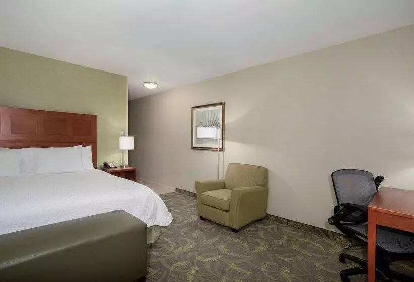 ダブルベッドスタンダードルーム, Hampton Inn And Suites Astoria