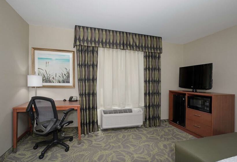 غرفة قياسية سرير مزدوج, Hampton Inn And Suites Astoria