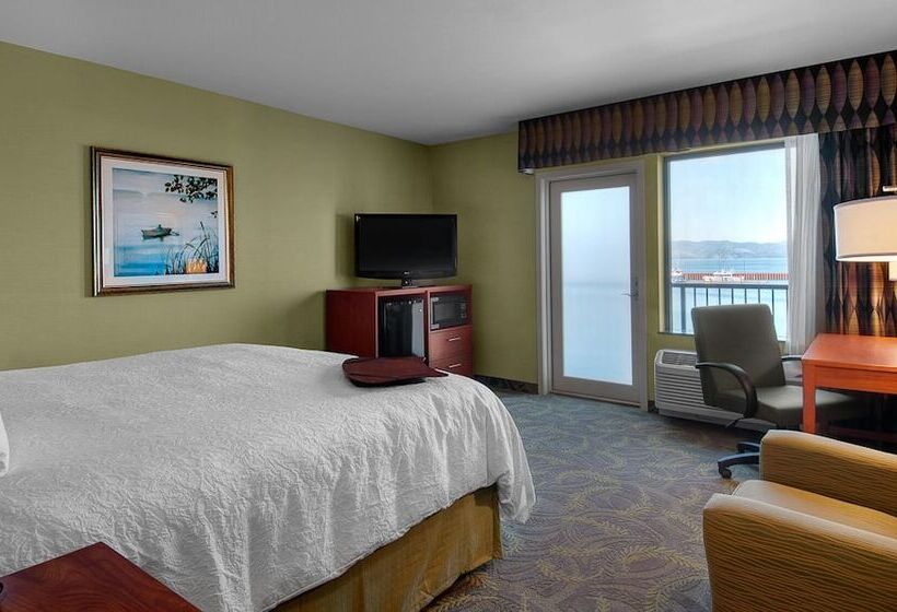 غرفة قياسية سرير مزدوج, Hampton Inn And Suites Astoria