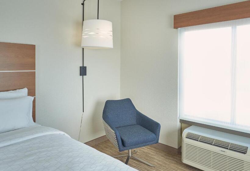 חדר סטנדרט, Holiday Inn Express & Suites Akron Regional Airport Area By Ihg