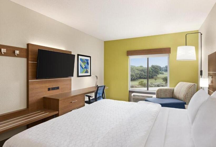 חדר סטנדרט עם מיטת קינג, Holiday Inn Express & Suites Akron Regional Airport Area By Ihg