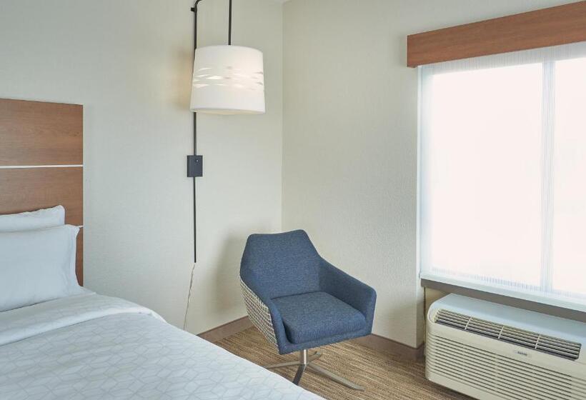 Стандартный Номер Кровать Кинг, Holiday Inn Express & Suites Akron Regional Airport Area By Ihg