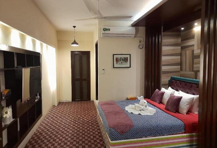 اتاق سوپریور, Center Point Apartment