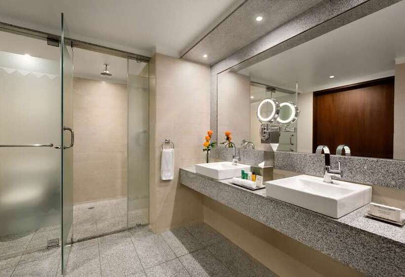 带双人大床的行政管理套房, Conrad Beijing