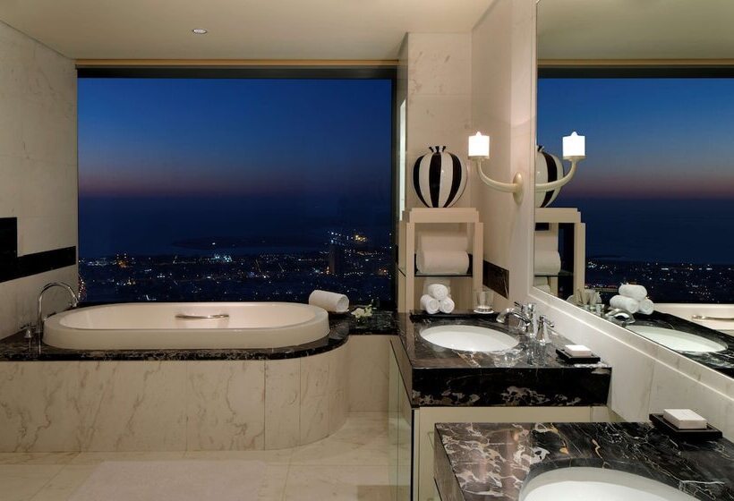 Королевский Люкс, Conrad Dubai