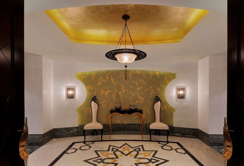 سوئیت رویال, Conrad Dubai