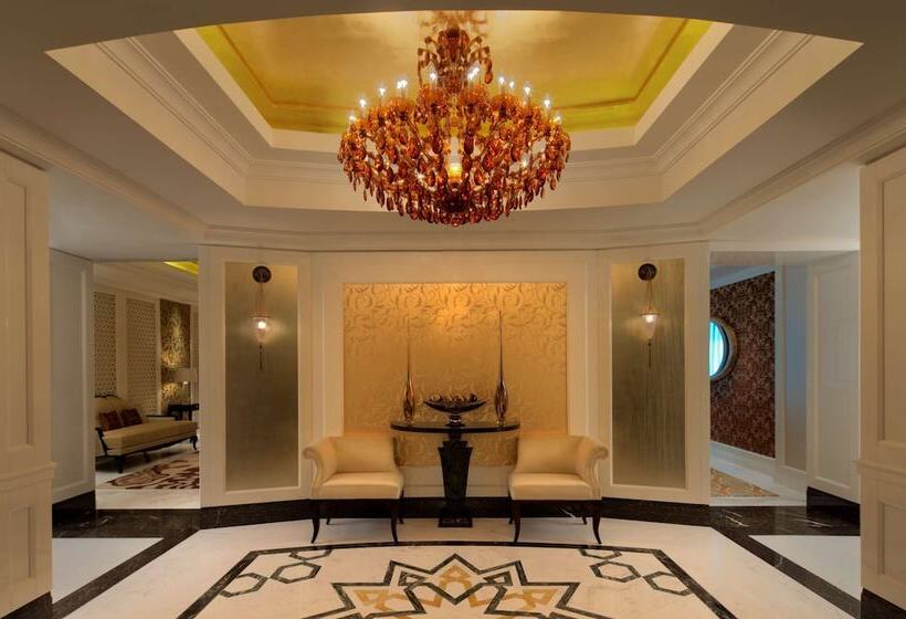 سوئیت رویال, Conrad Dubai