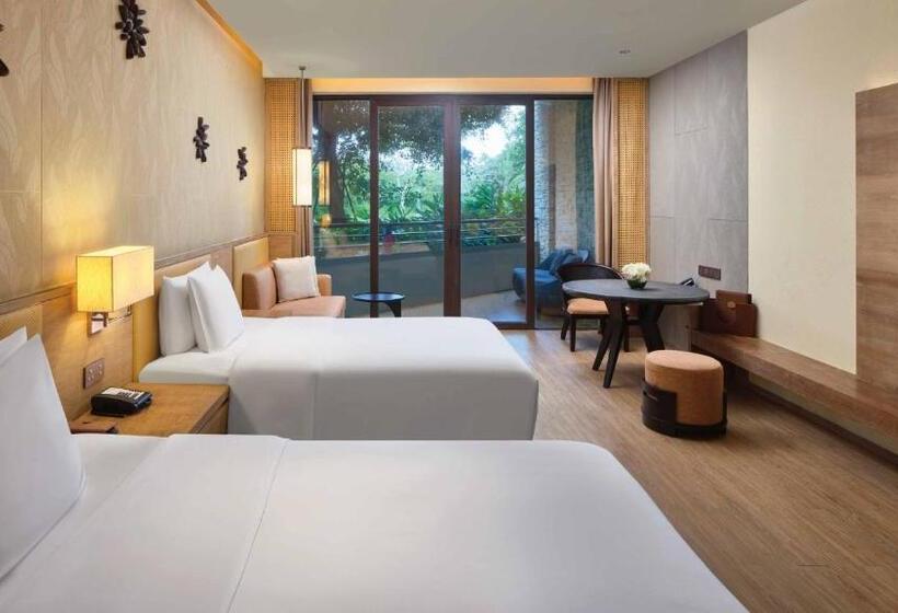 Büyük Çift Kişilik Yataklı Lüks Oda, Crowne Plaza Hailing Island, An Ihg