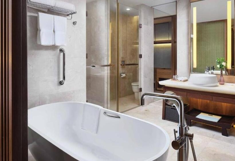 Havuz Manzaralı Aile Odası, Crowne Plaza Hailing Island, An Ihg