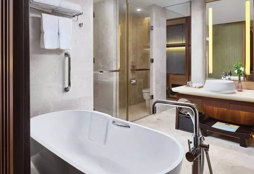 プレミアムルーム, Crowne Plaza Hailing Island, An Ihg