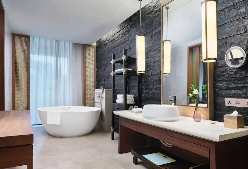 プレミアムルーム, Crowne Plaza Hailing Island, An Ihg