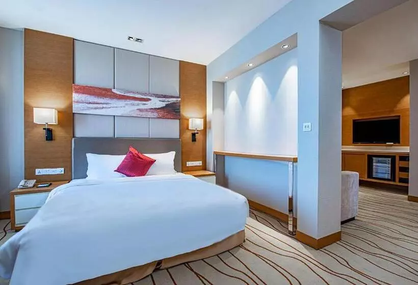 キングサイズベッドのエクゼクティブルーム, Holiday Inn Panjin Aqua City, An Ihg