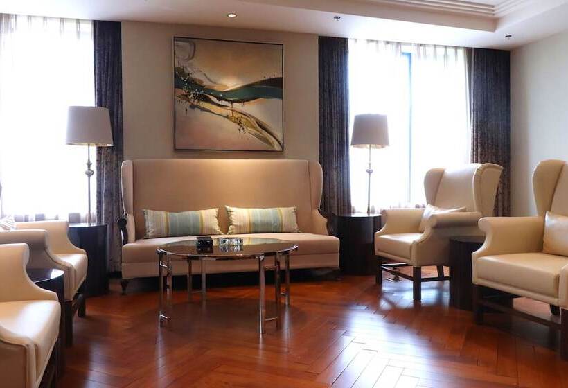 Люкс с Балконом, Holiday Inn Panjin Aqua City, An Ihg