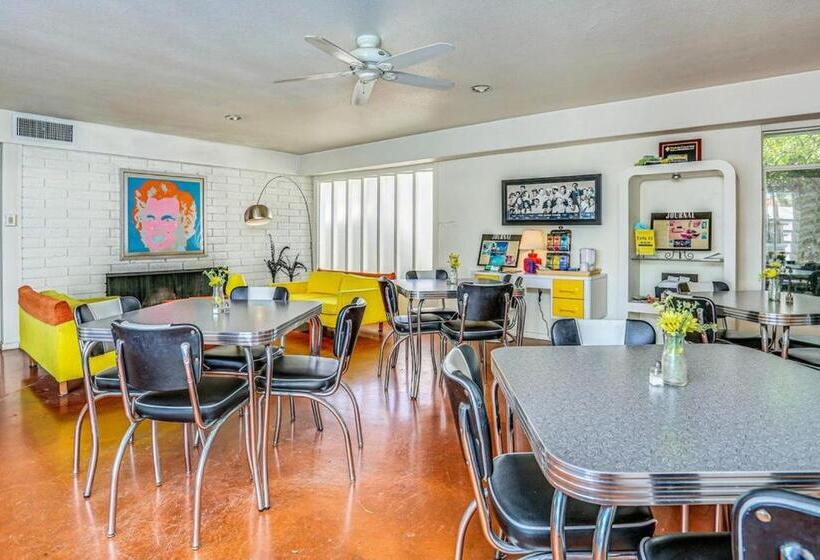 １ベッドルームハウス, Palm Springs Rendezvous