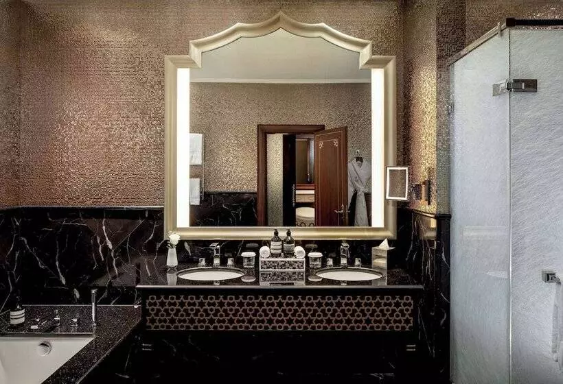 Juniorsviitti King-vuode, Waldorf Astoria Ras Al Khaimah