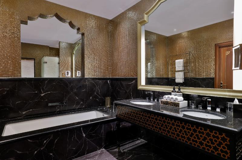 اتاق پرمیوم با چشمانداز دریا, Waldorf Astoria Ras Al Khaimah