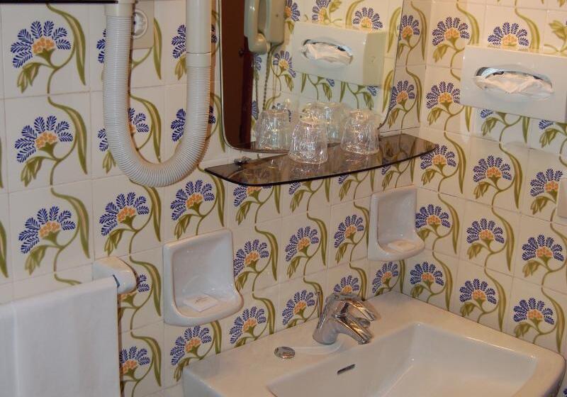 اتاق پرمیوم با چشمانداز دریا, Waldorf Astoria Ras Al Khaimah