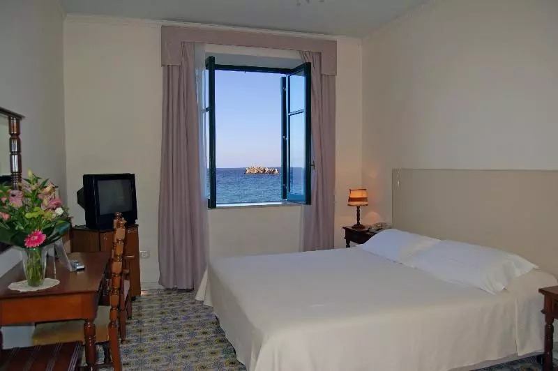 Premium-huone Merinäkymä, Waldorf Astoria Ras Al Khaimah