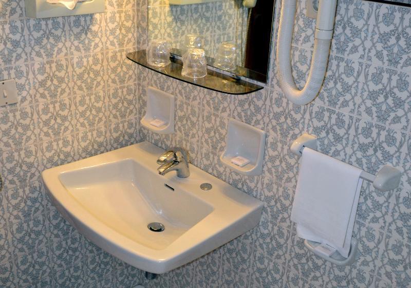 اتاق پرمیوم با چشمانداز دریا, Waldorf Astoria Ras Al Khaimah