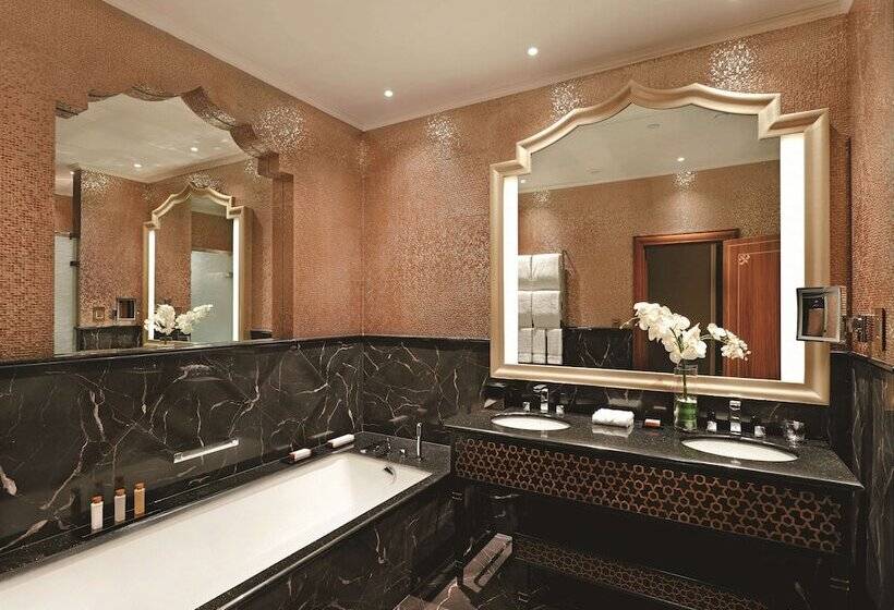 اتاق پرمیوم, Waldorf Astoria Ras Al Khaimah