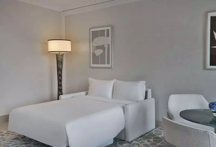 Sviitti Merinäkymä, Waldorf Astoria Ras Al Khaimah