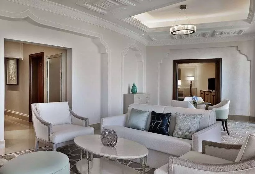Sviitti Merinäkymä, Waldorf Astoria Ras Al Khaimah