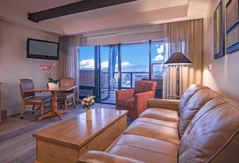 可观山景的豪华套房, Newpark Resort