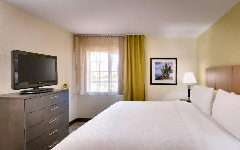 キングサイズベッドのスイートルーム, Candlewood Suites Plano East, An Ihg