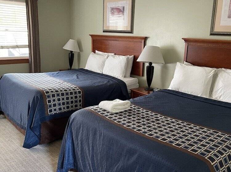 غرفه قياسيه سريرين مزدوجين, Colonial Motel