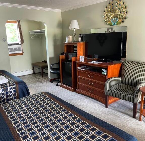 غرفة قياسية, Colonial Motel