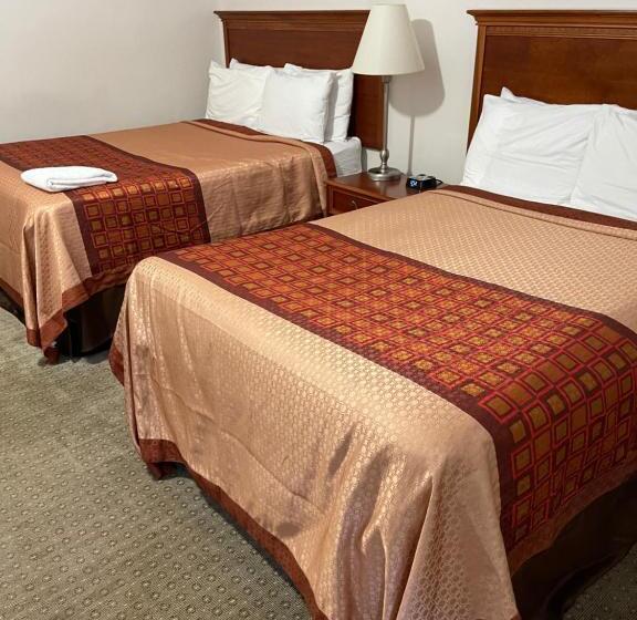 غرفه قياسيه سريرين مزدوجين, Colonial Motel